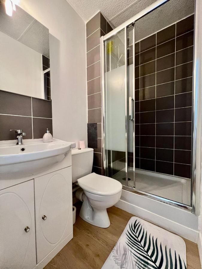 Au Coeur De Ville Laval  Ngoại thất bức ảnh