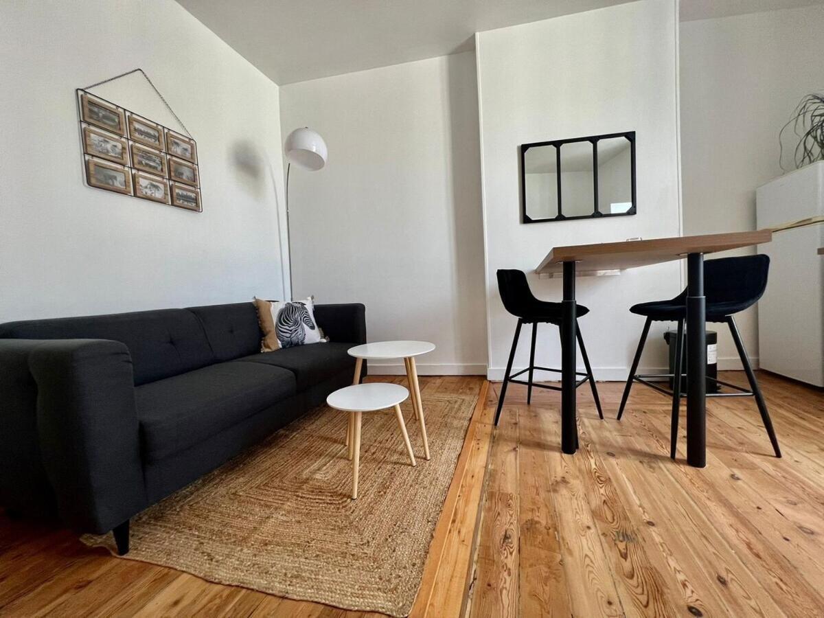 Au Coeur De Ville Laval  Ngoại thất bức ảnh