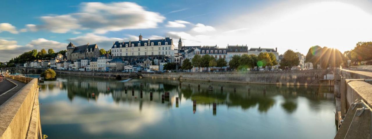 Au Coeur De Ville Laval  Ngoại thất bức ảnh