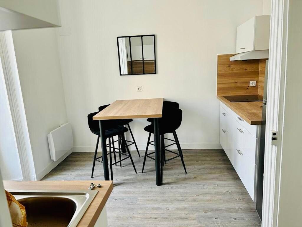 Au Coeur De Ville Laval  Ngoại thất bức ảnh