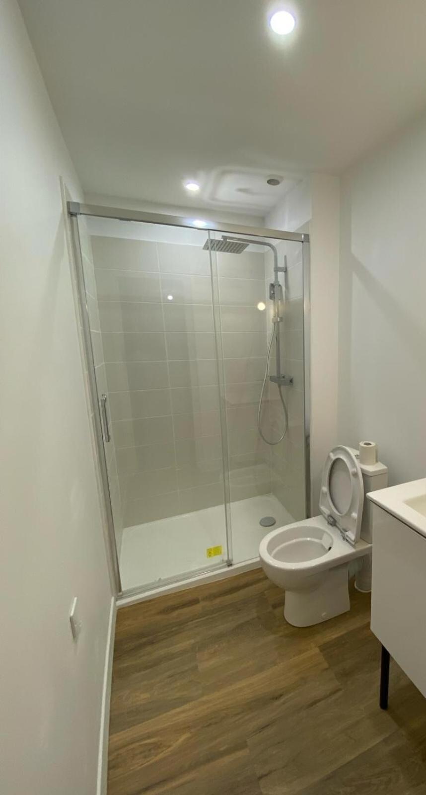 Au Coeur De Ville Laval  Phòng bức ảnh