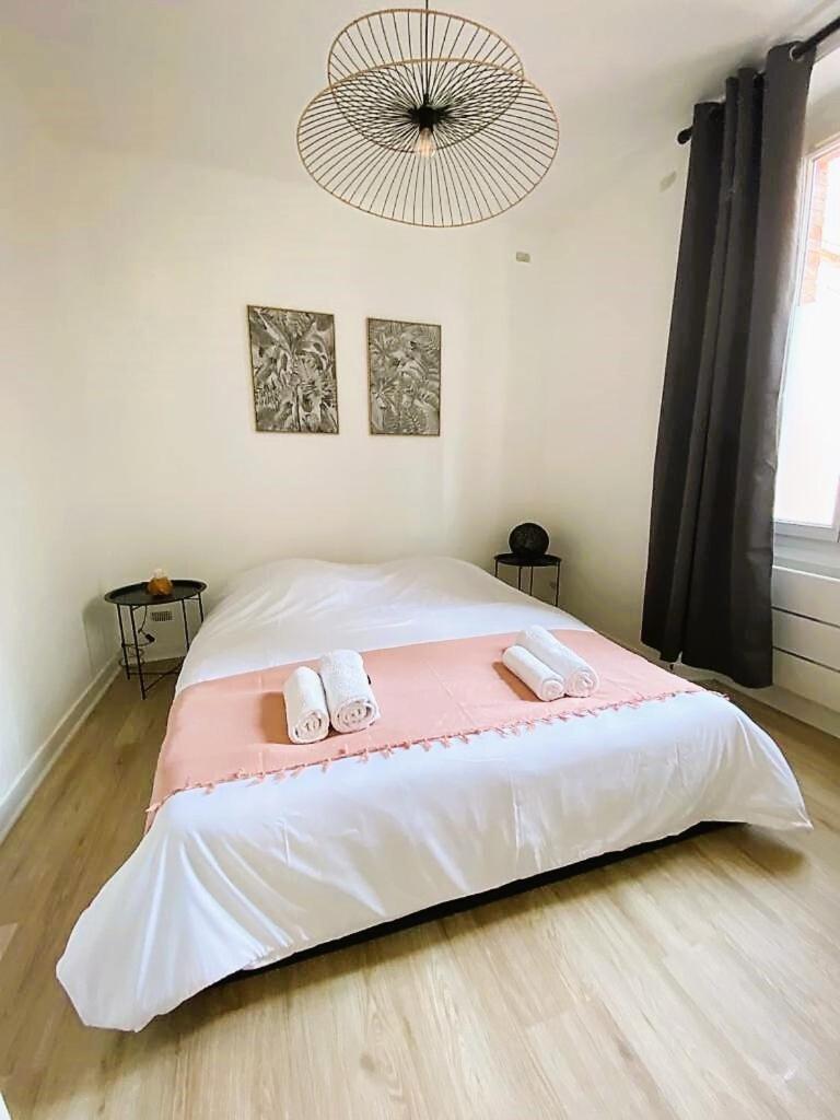 Au Coeur De Ville Laval  Phòng bức ảnh